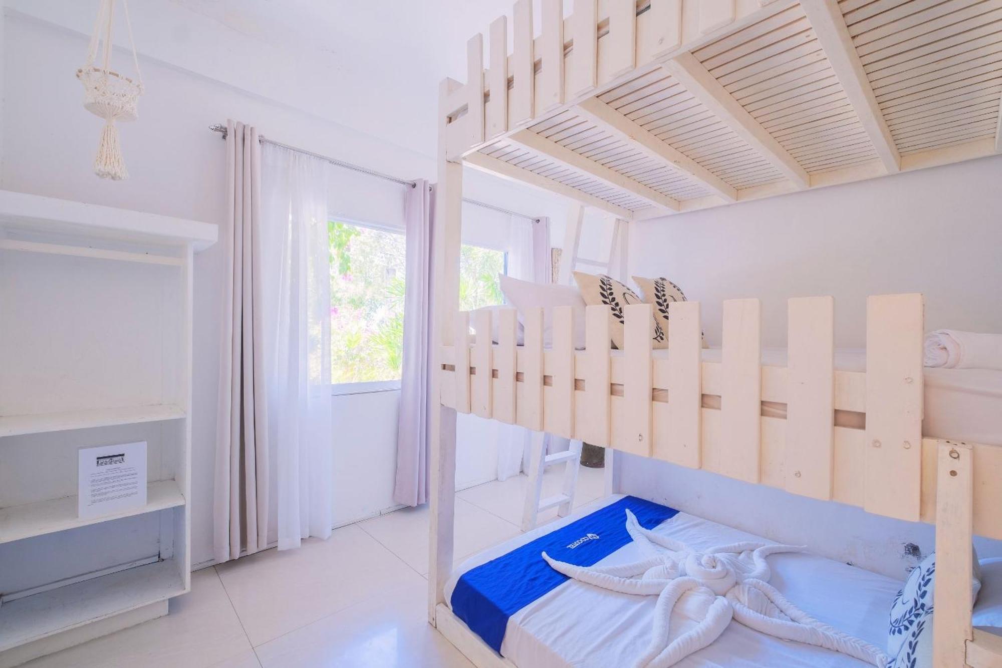 Club Monet Beachfront Resort By Cocotel Cabangan 객실 사진