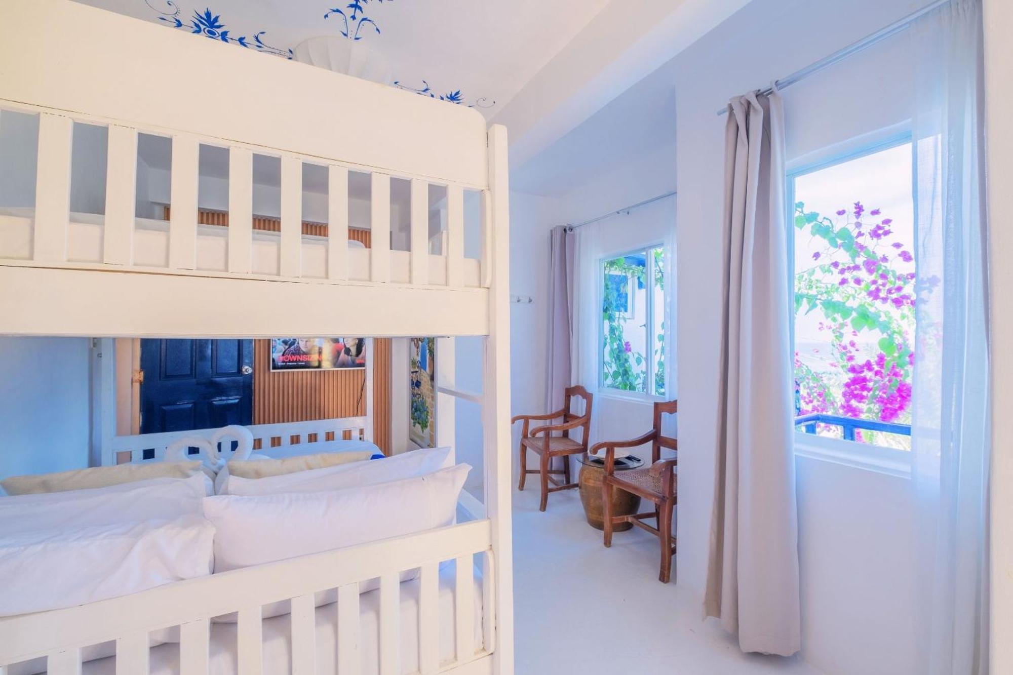 Club Monet Beachfront Resort By Cocotel Cabangan 객실 사진