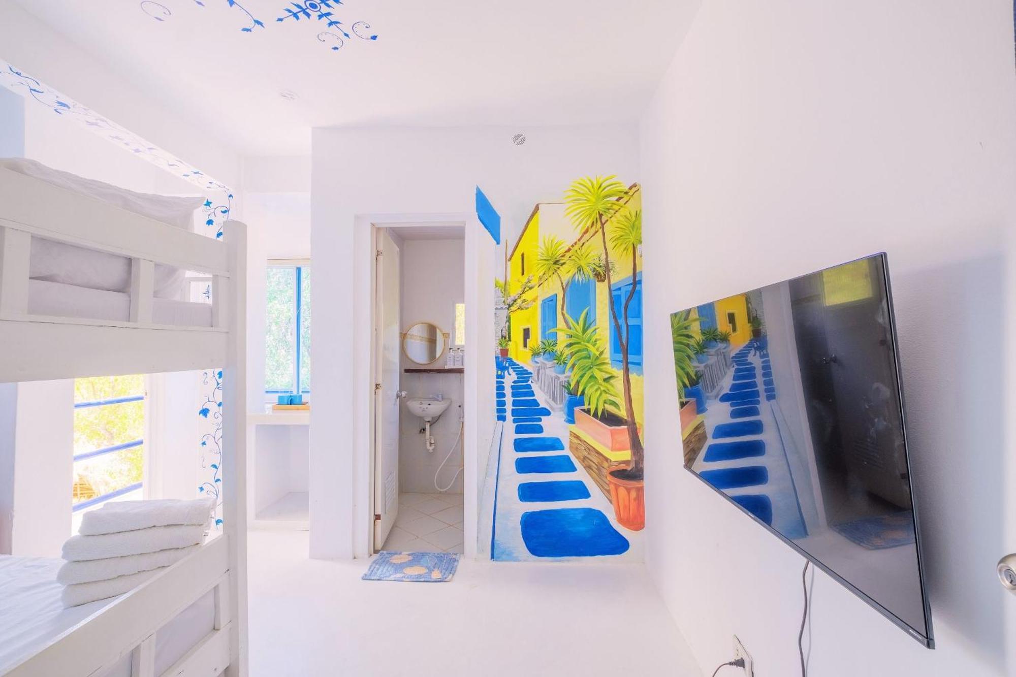 Club Monet Beachfront Resort By Cocotel Cabangan 객실 사진