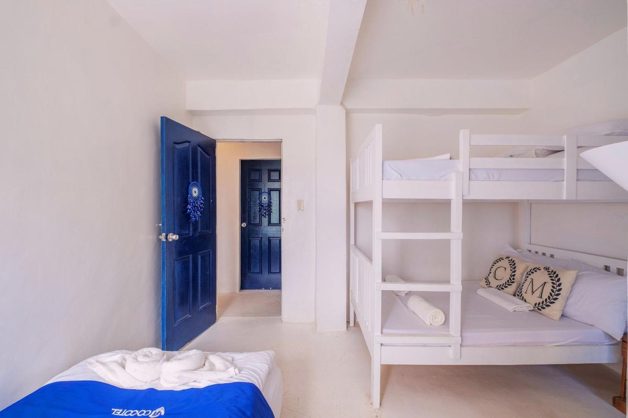 Club Monet Beachfront Resort By Cocotel Cabangan 객실 사진