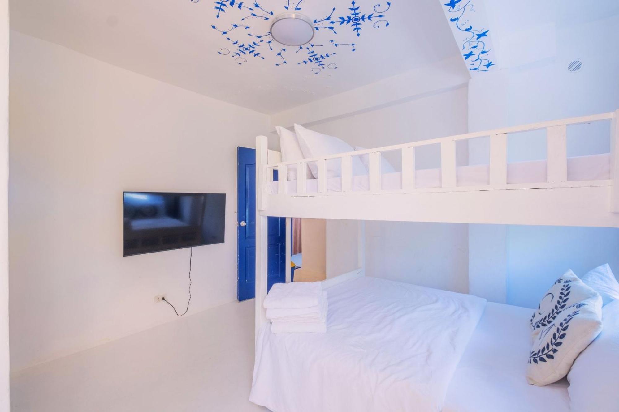 Club Monet Beachfront Resort By Cocotel Cabangan 객실 사진